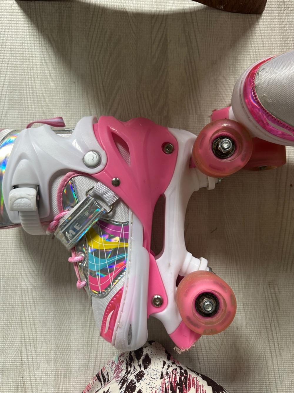 Kids Adjustable Pink Roller Skates - Sparkle Design with lightup wheels